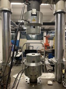 . Axial-torsional Schenck testing machine used for the FABEST HCF fatigue tests.